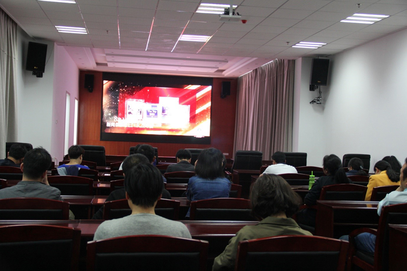 1525932323963911.jpg 觀看厲害了我的國(guó).jpg