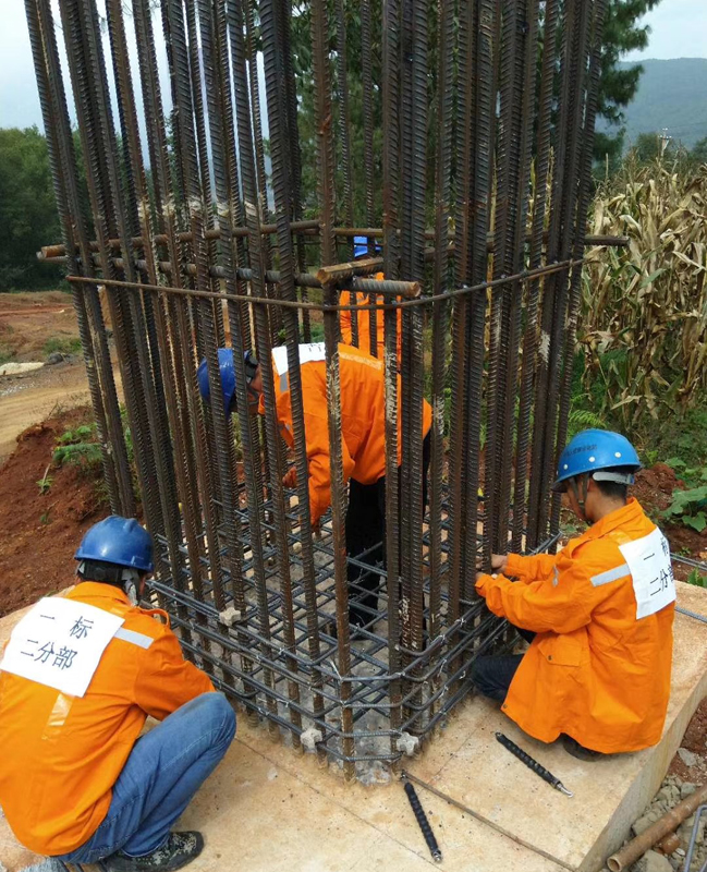 1540177443762738.jpg 墩柱箍筋安裝比賽現(xiàn)場.jpg