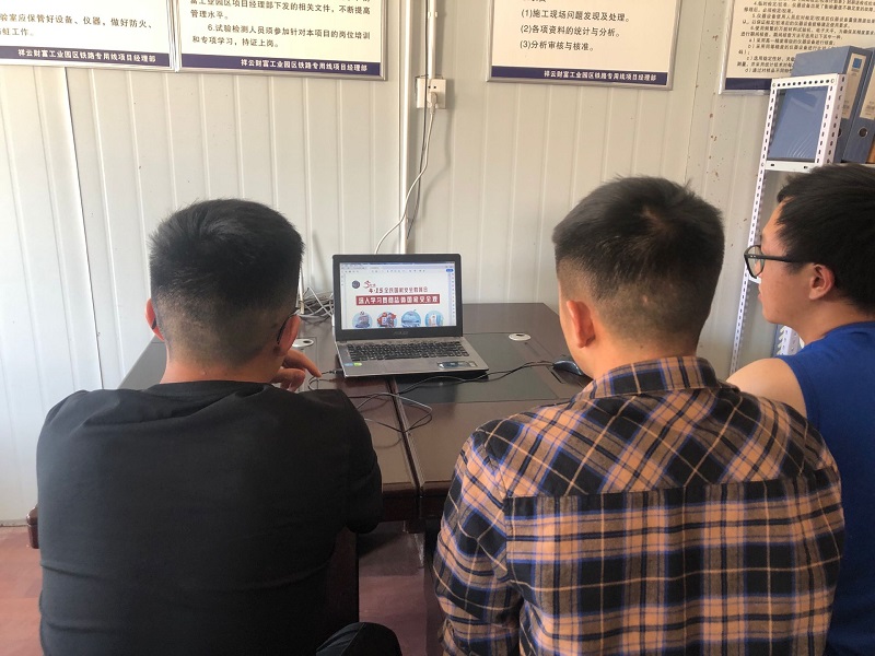 1587352855469433.jpg 群馳祥云項(xiàng)目實(shí)驗(yàn)室安全.jpg