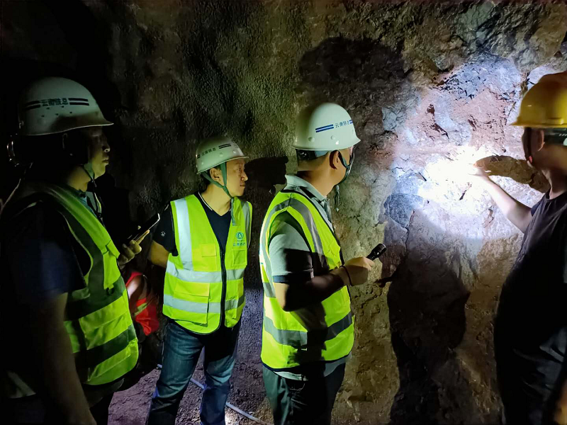 1595583958289060.png 李榮峰到三直管建水片區(qū)項目部檢查指導工作.png