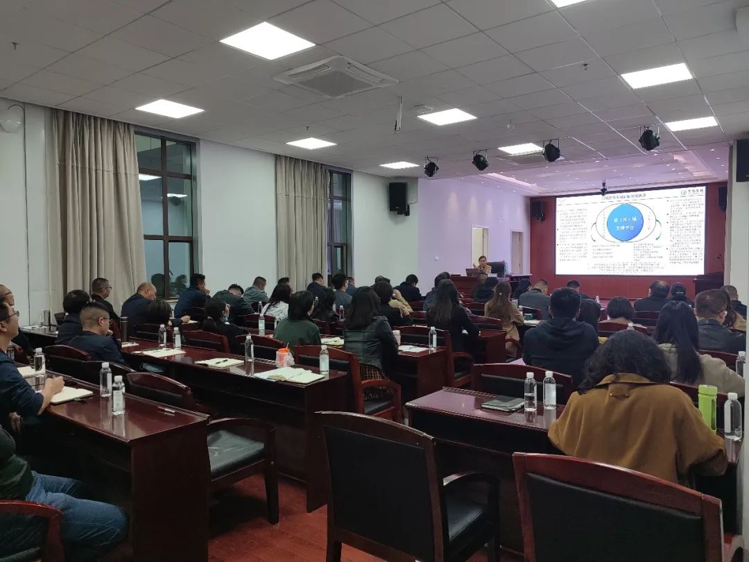 1667350906223296.jpg 2022-11-2-公司開(kāi)展政府投資項(xiàng)目投融資相關(guān)政策解析與投融資模式的運(yùn)用專(zhuān)題培訓(xùn).jpg